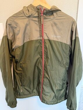 Columbia Two-Tone Olive & Khaki Windbreaker with Pink Zip